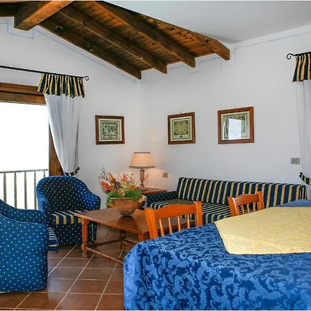 1 Bedroom Awesome In Punta Su Turrione Appartement *